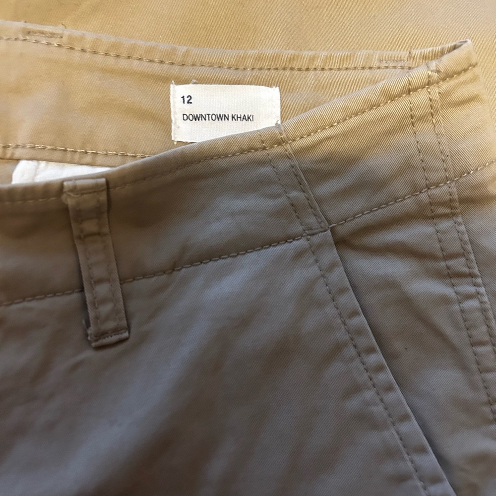Women’s gap  khaki casual pants size 12